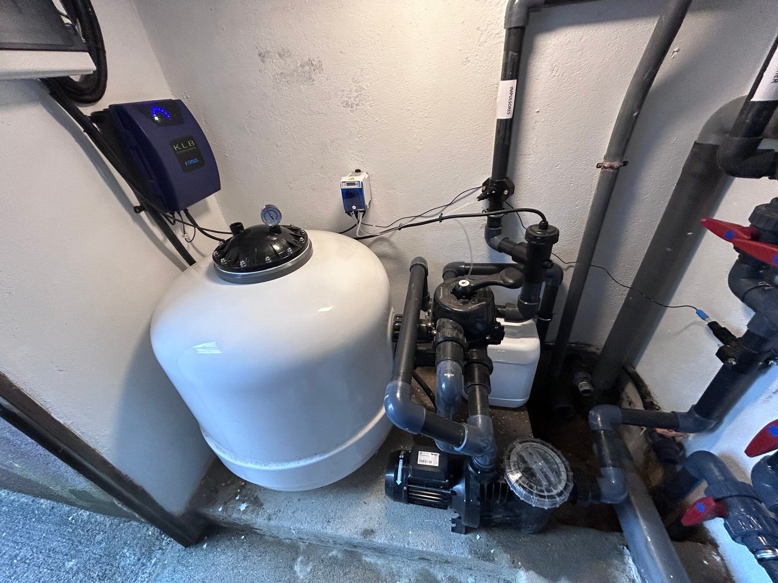 E-TRON i30 NG by Wybot robot limpiafondos piscinas sin cable